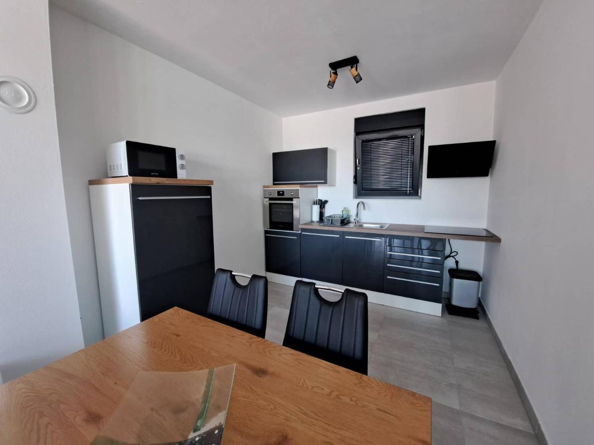 Villa Leptiric วีร์ ภายนอก รูปภาพ