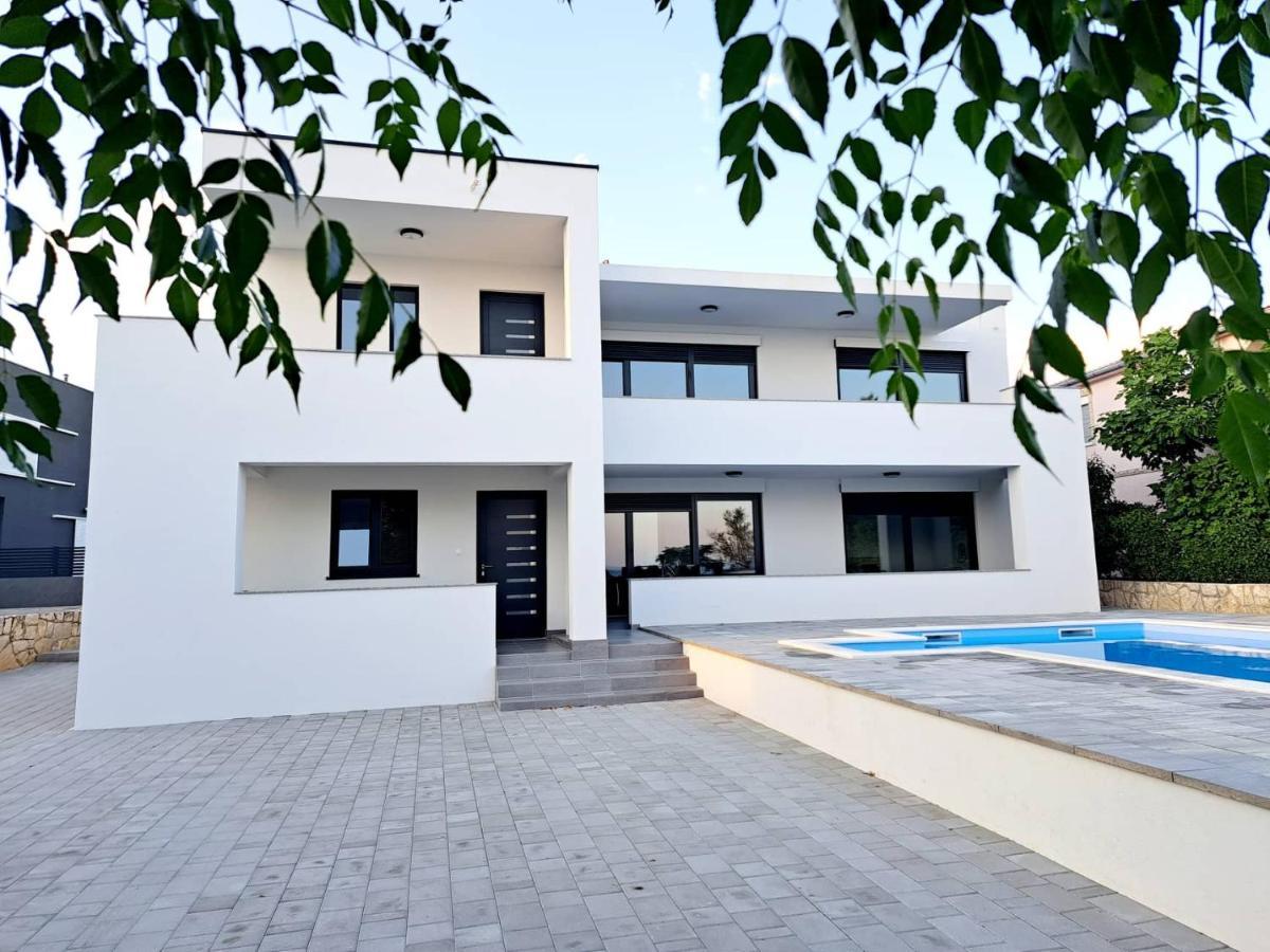 Villa Leptiric วีร์ ภายนอก รูปภาพ